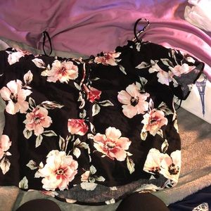 Cute flower top meant for summer in spring
